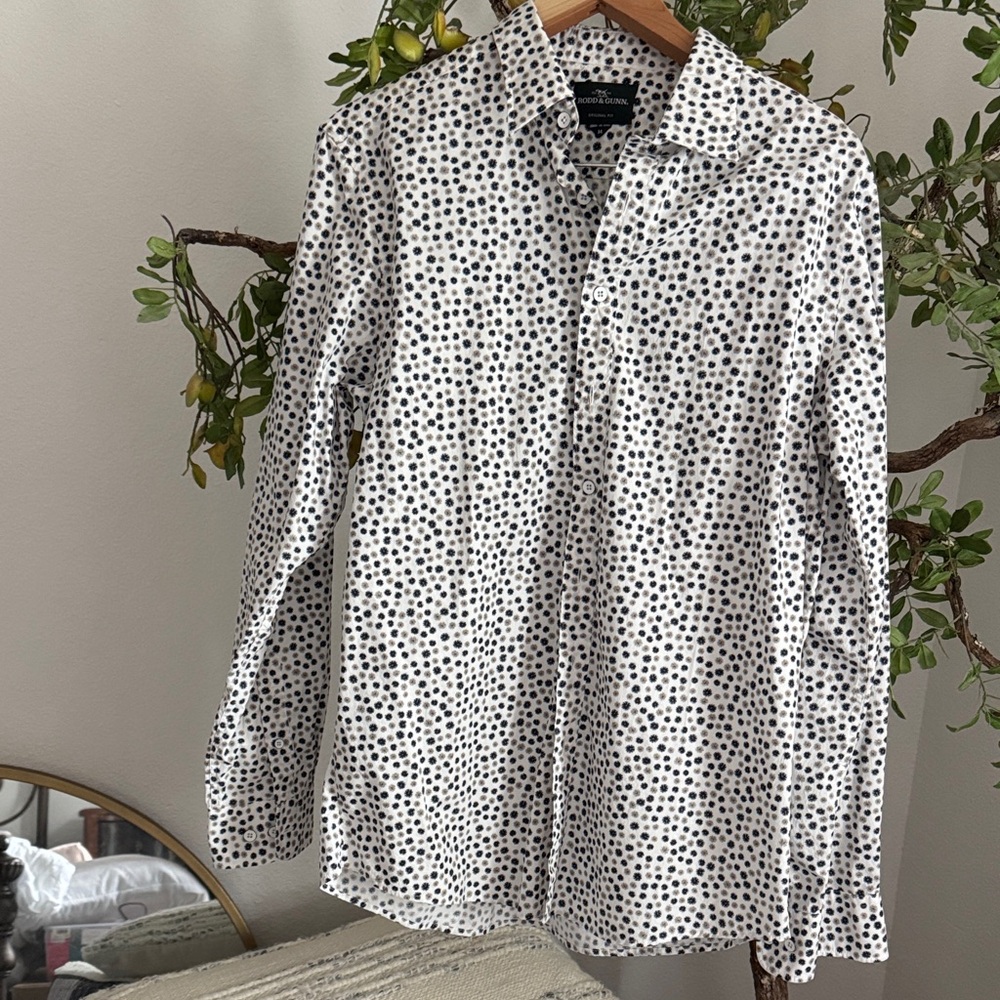Rodd & Gunn White Shirt with Gray & Black Dots